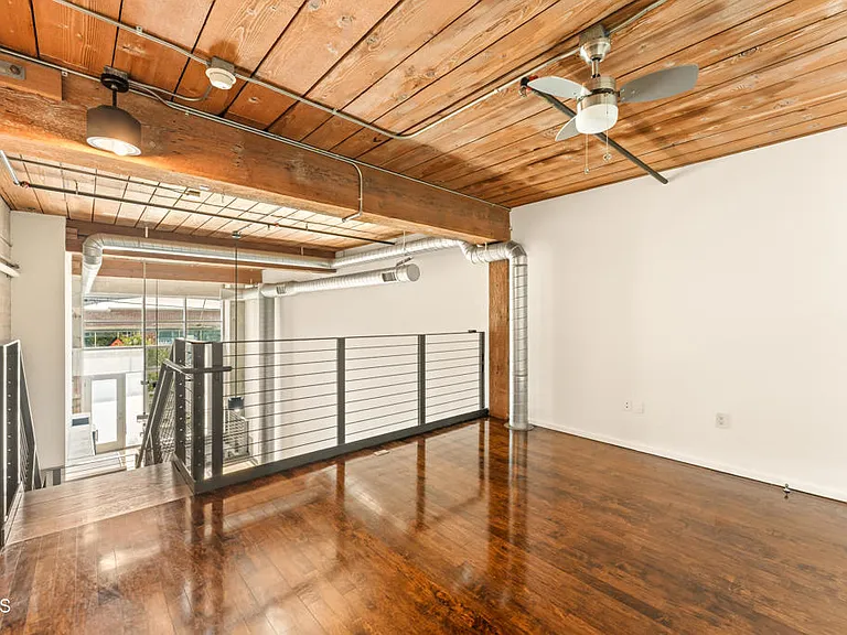 530 S Hewitt St #129 — Photo 11