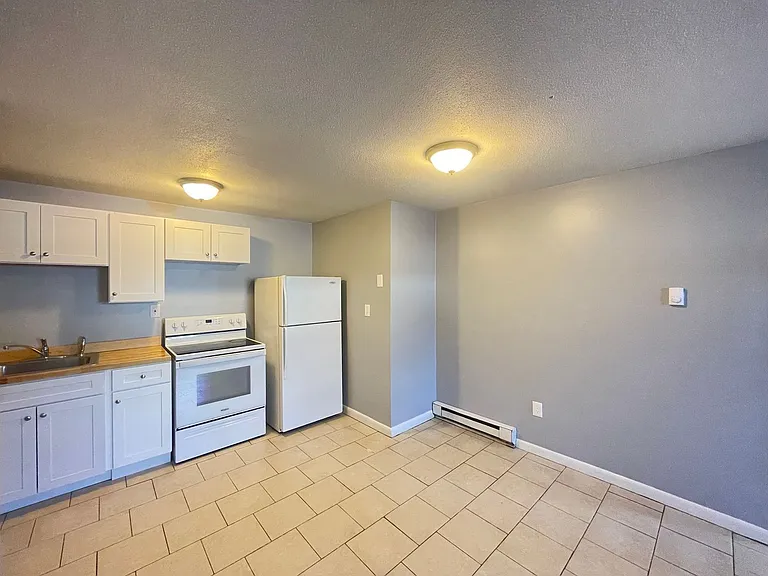 181 Loudon Rd #302 — Photo 4