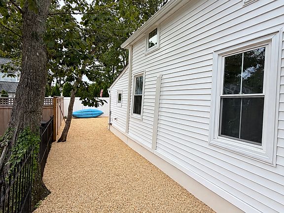 4th image of 16 Camp Walk