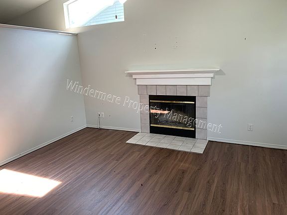 4th image of 6900 Troy Ln NE