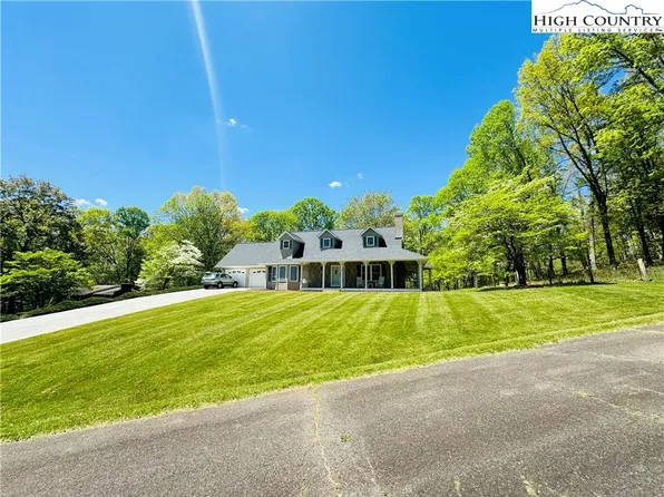 527 Oakwood Road, West Jefferson, NC 28694