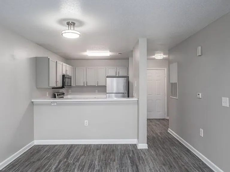 Wendover Ridge Apartments — Photo 33