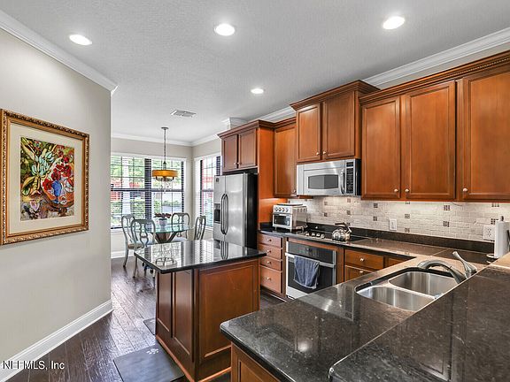 5th image of 3710 CASITAS Drive