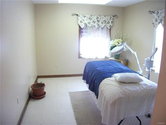 2nd image of 338 Meadow Ave