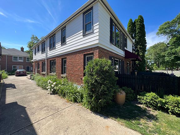 3rd image of 4507 N Woodburn St