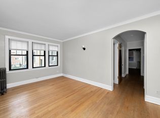 6815 W 21st St #903, Berwyn, IL 60402