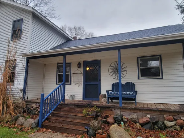 37679 County Road 665, Paw Paw, MI 49079