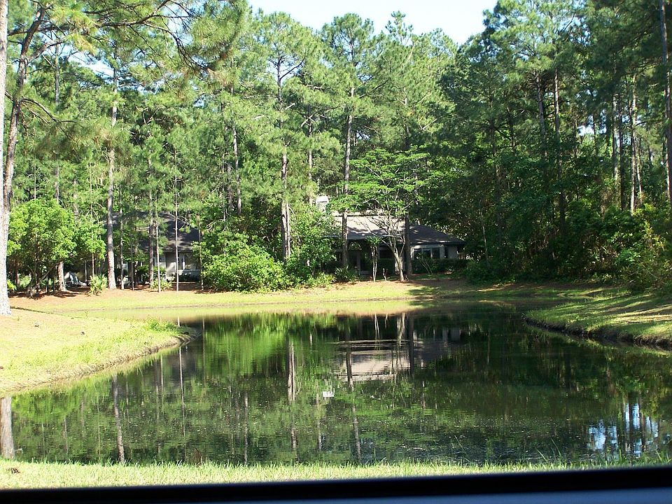Beautiful Lagoon Road