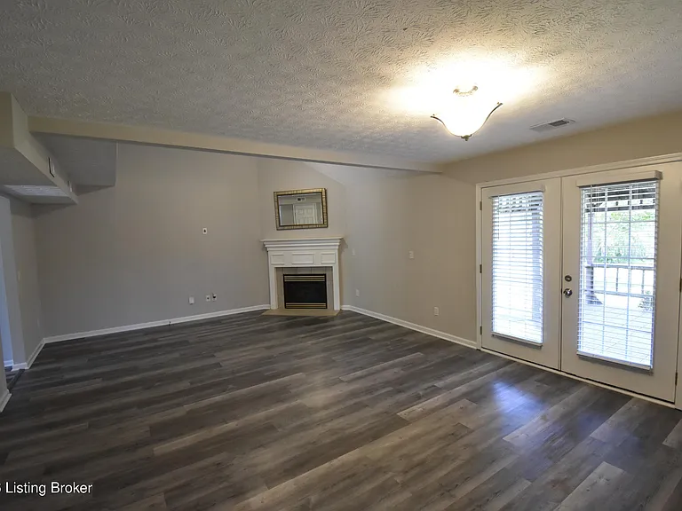 4006 Mimosa View Dr — Photo 10