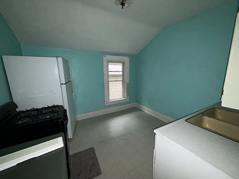 512 W Marion St #B — Photo 1