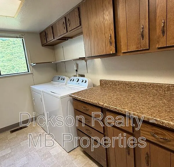 3485 Rosalinda Dr — Photo 6