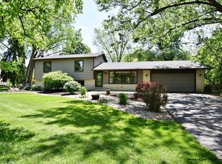 1222 Violet Ln, Batavia, IL