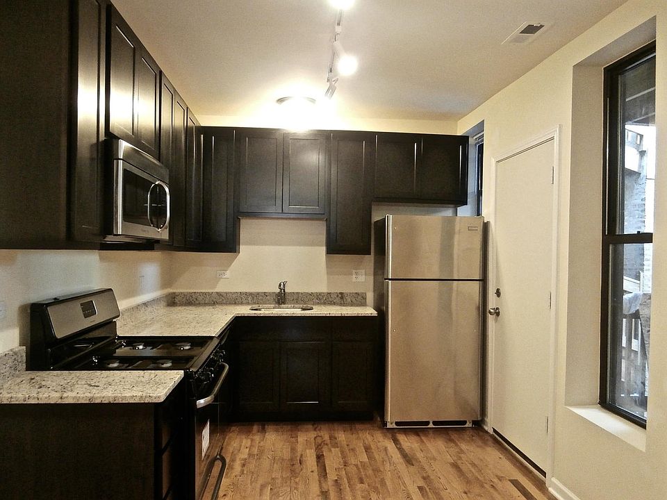 1st image of 3001-03 W Lawrence Ave #2W