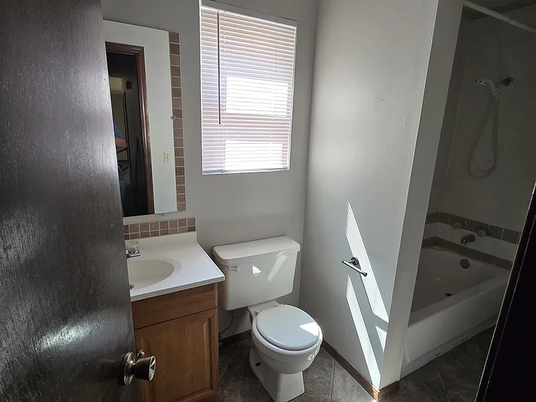 3318 E 4th Ave — Photo 11