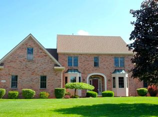 7404 Lock Mill Ct, Maumee, OH 43537