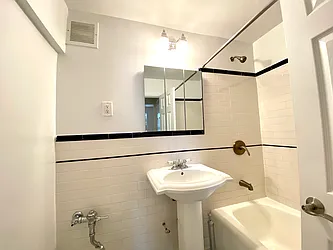 Rented by R New York