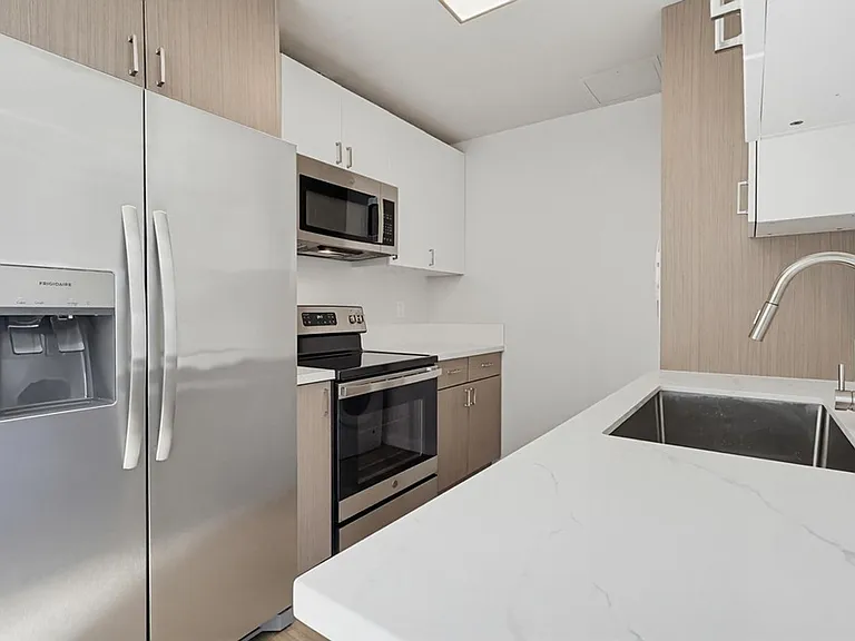 25829 Viana — Photo 27