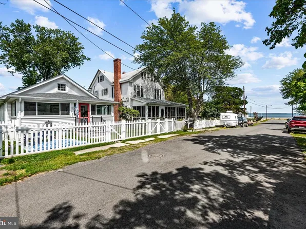 31 Virginia Ave, Colonial Beach, VA 22443
