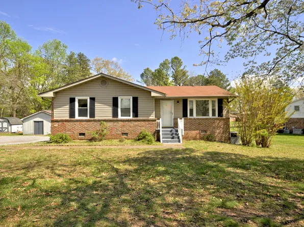 611 Needmore Rd, Clarksville, TN 37040