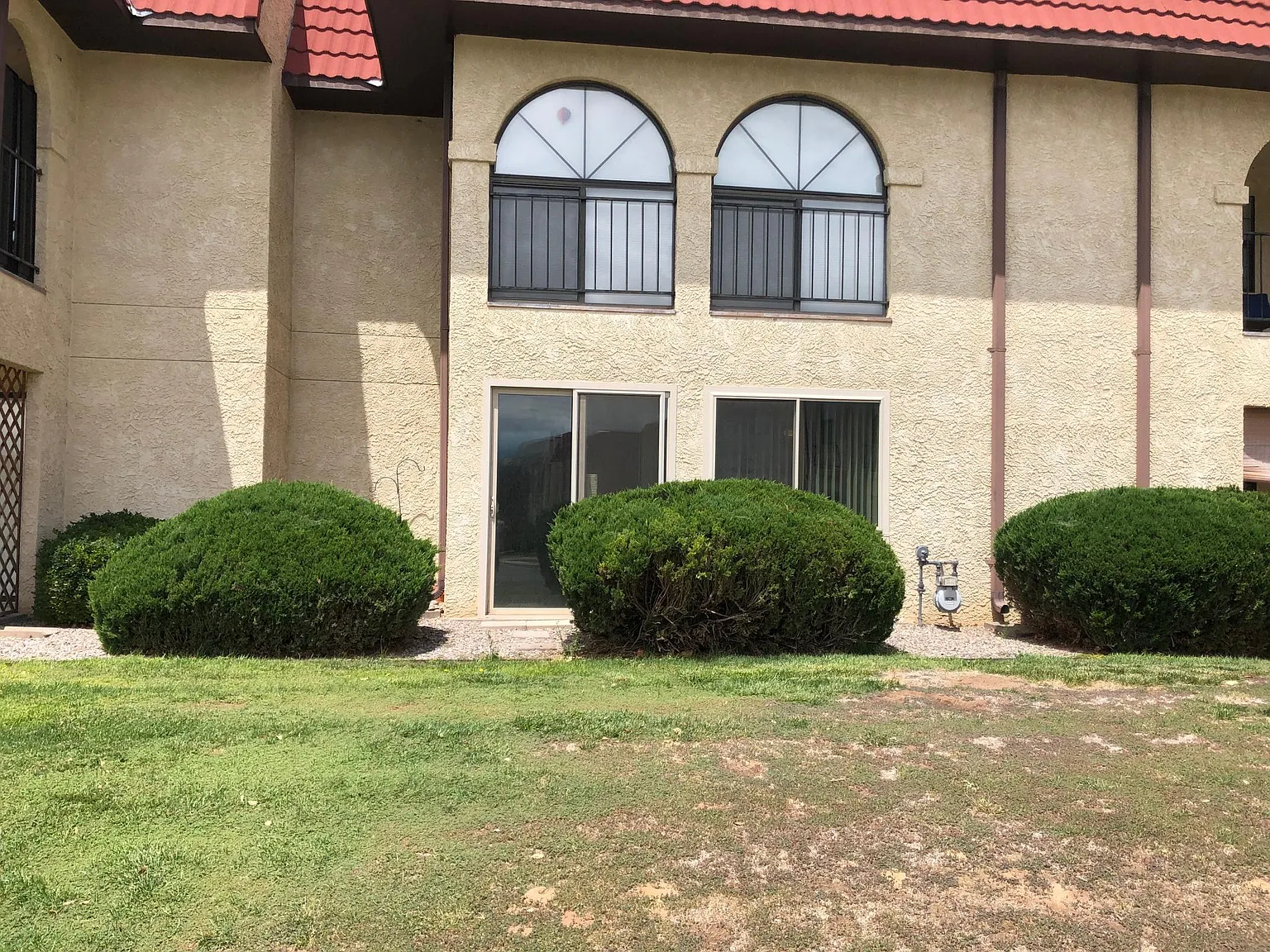 837 Country Club Dr SE — Photo 2