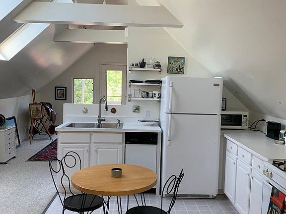 5th image of 4039 Sheridan Ave S Floor 3