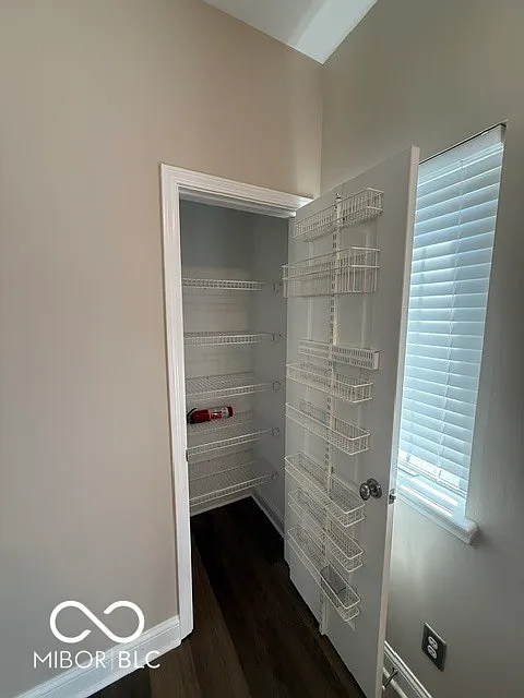 2 bed, 2.5 bath, 1794 sqft, $3,200 — Photo 4