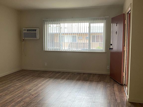 4th image of 6200 Hazeltine Ave #U