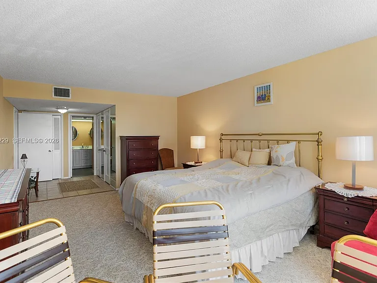 4020 Galt Ocean Dr #203 — Photo 46