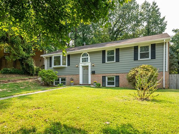 On a Quiet Street Running Parallel to Rive Rd