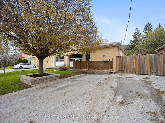 4th image of 23 Davis Rd