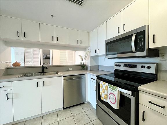 3rd image of 650 West Ave APT 503