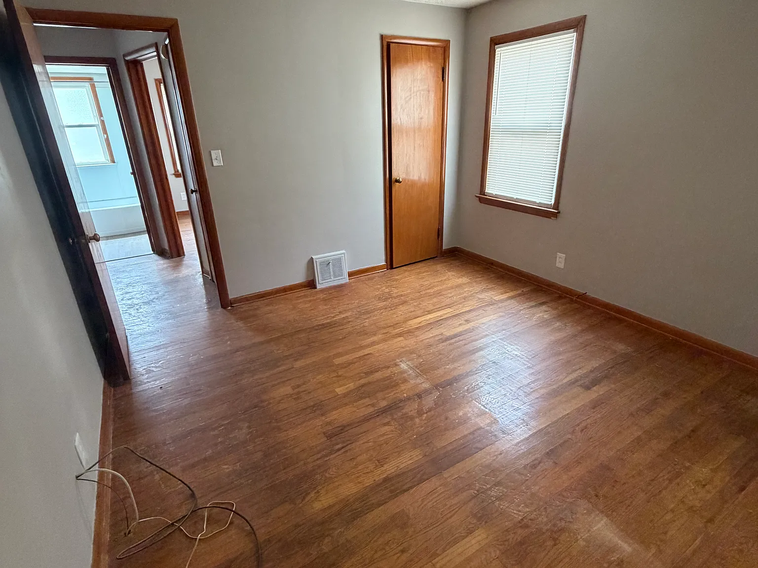 4 bed, 1136 sqft, $1,800 — Photo 2