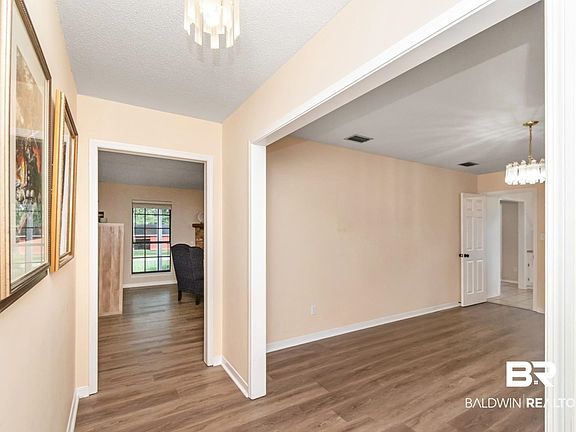 3rd image of 3441 Woodard Dr