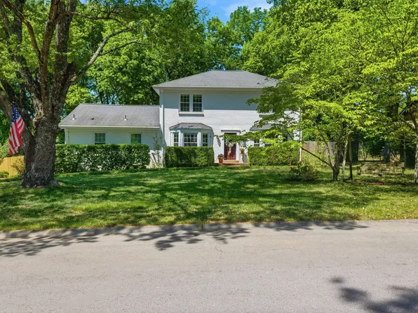 216 Pebble Glen Dr, Franklin, TN 37064