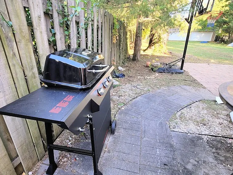 Singleton Dr — Photo 21