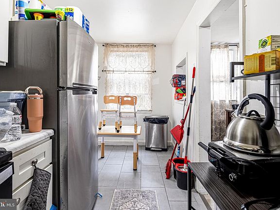 5th image of 141 W 21st St