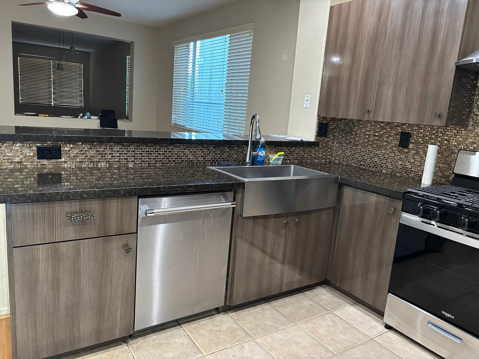2 bed, 1150 sqft, $2,100 — Photo 1