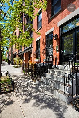 Sold by Triplemint | media 8