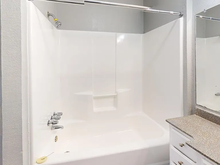 Davis Square Apartments — Photo 17