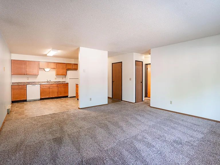 Fargo, ND West Oak Apartments | 21A | Living