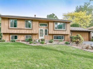 7080 Stratford Rd, Woodbury, MN 55125