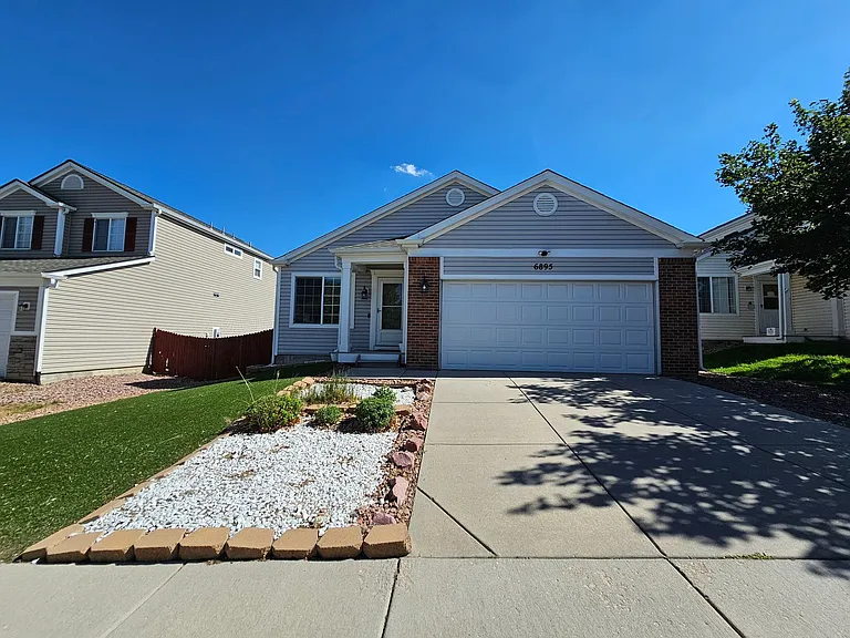 6895 Summer Grace St — Photo 2