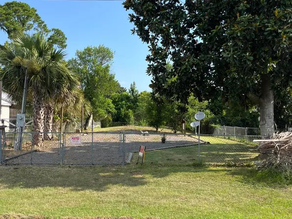 473 Dolphin St, Port Saint Joe, FL 32456