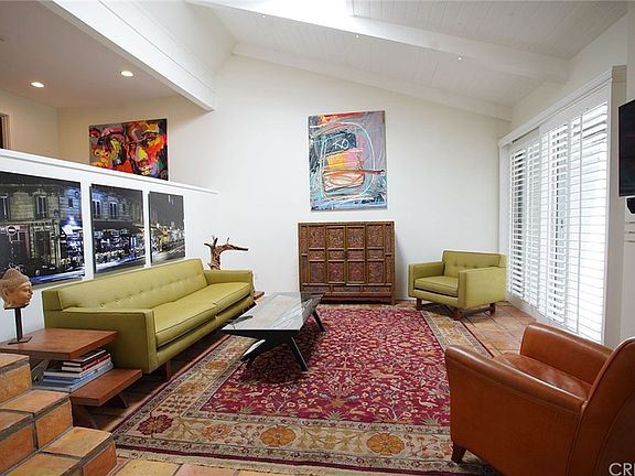 4th image of 11862 Moorpark St APT B