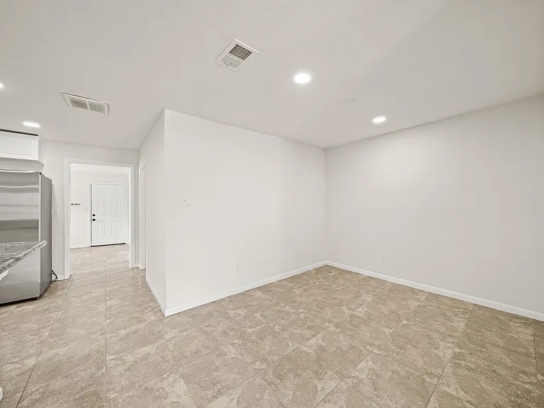 6711 Pickett Dr — Photo 8