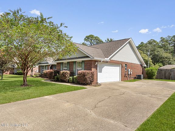 3rd image of 1622 Lori Dr