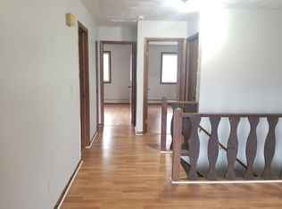 950 5th St APT B, Michigan Center, MI
