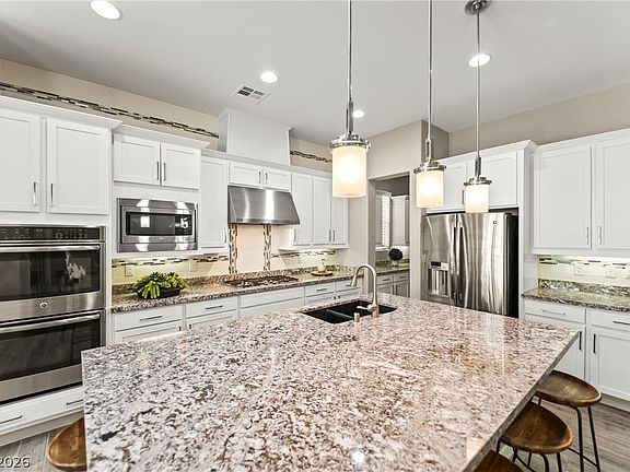 3rd image of 12118 Rojo Roma Ave