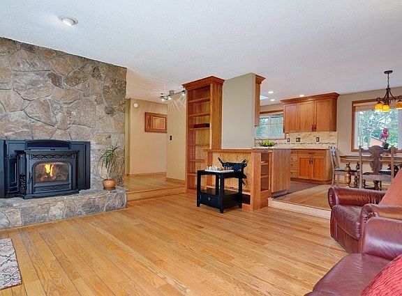 5th image of 118 Glenwood Ct