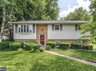 337 Dorwart Cir, Etters, PA 17319